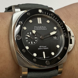 2022年新作PANERAI パネライ PAM01288 サブマーシブル クアランタクアトロ ESTEEL™ ヴェルデ ズメラル