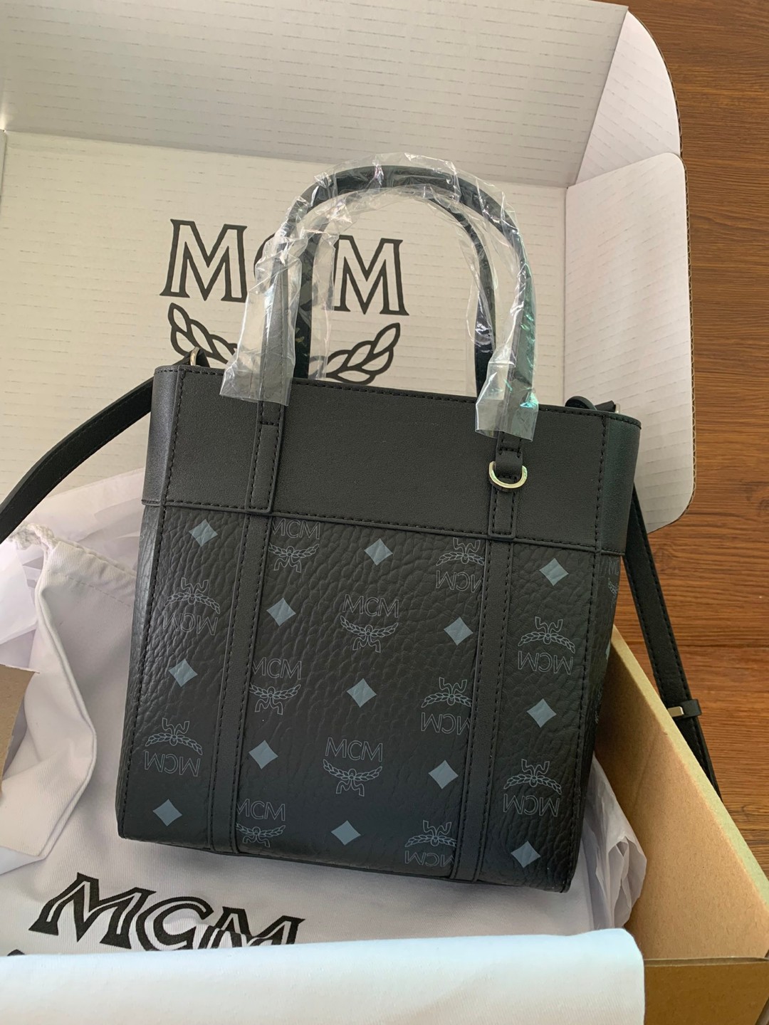 MCMトップシングル新しい買い物かごバッグは、すべての小型必需品綿のキャンバス裏地にストリートファッションにヒントを得たプリント